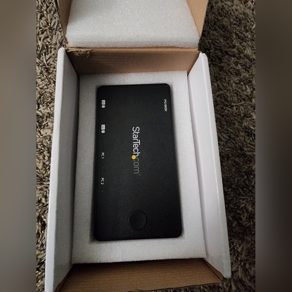 StarTech 2-Port HDMI USB-C Compact KVM Switch - Picture 2 of 4